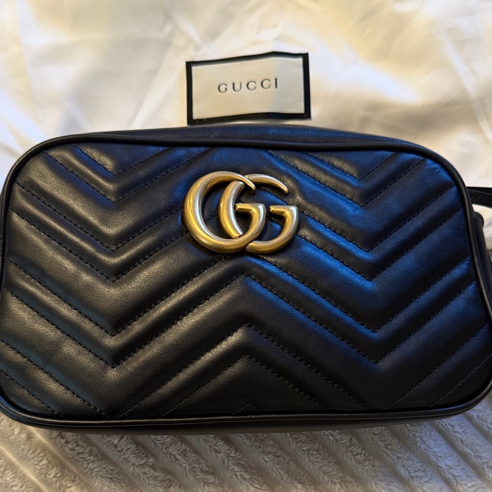 Gucci Black Chevron GG Marmont Camera Crossbody Bag with Gold Hardware. NEW
